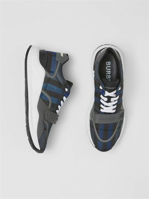 Burberry Shoes-M-668