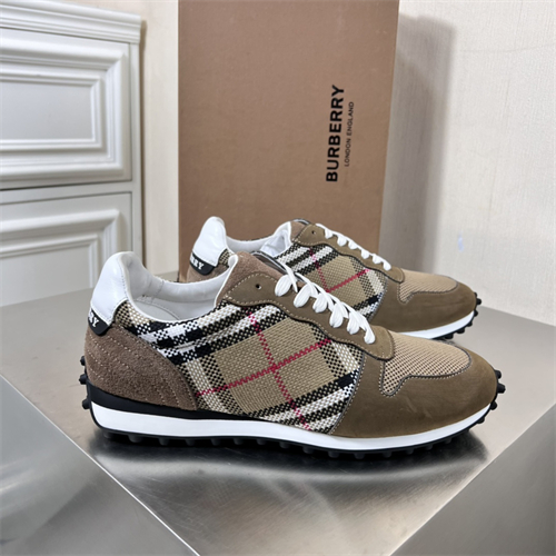 Burberry Shoes-M-702