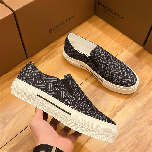 Burberry Shoes-M-716