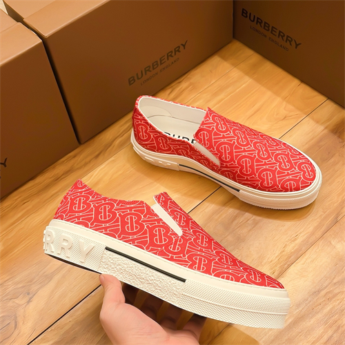 Burberry Shoes-M-718