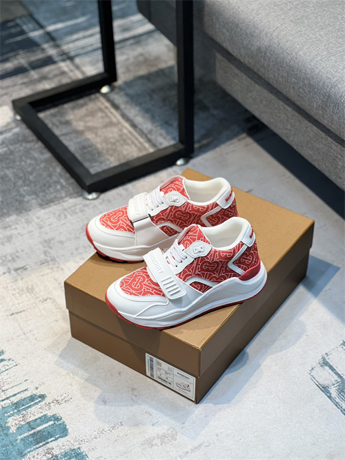 Burberry Shoes-M-736