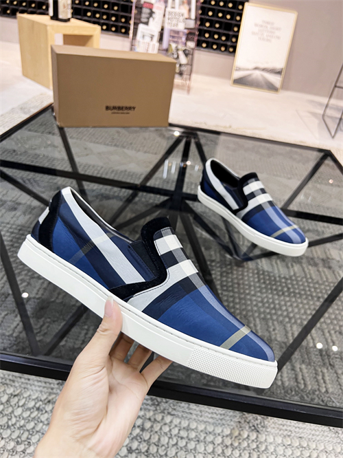 Burberry Shoes-M-755