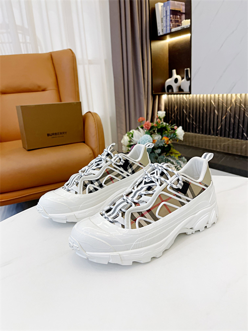 Burberry Shoes-M-794