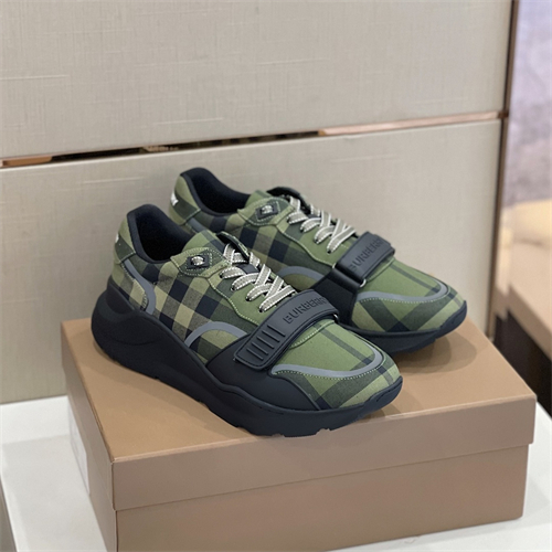 Burberry Shoes-M-799