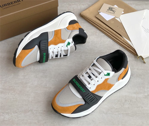 Burberry Shoes-M-803