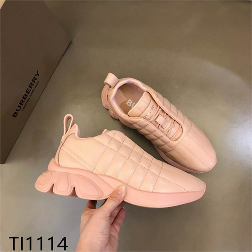 Burberry Shoes-M-810
