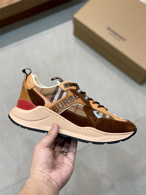 Burberry Shoes-M-825