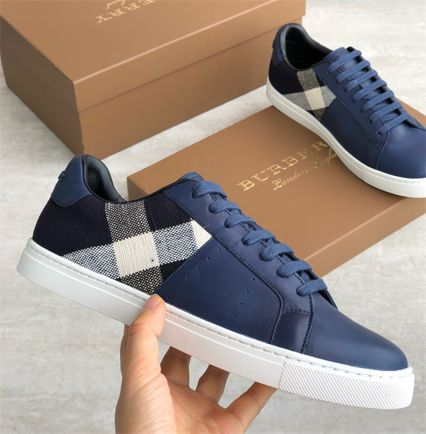 Burberry Shoes-M-849