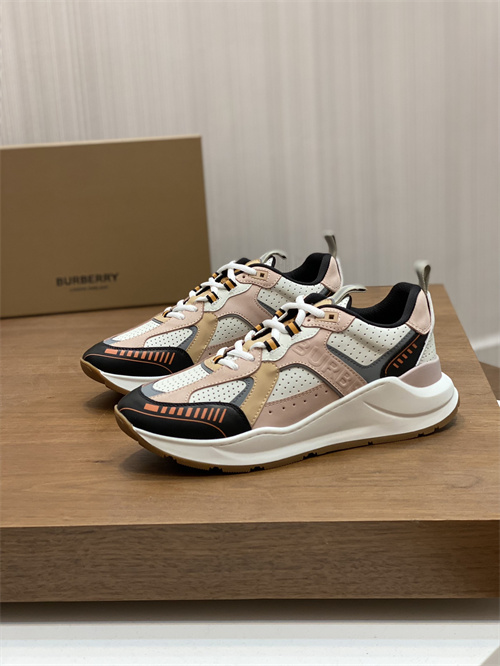 Burberry Shoes-M-0871