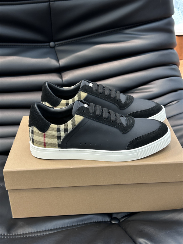 Burberry Shoes-M-0905
