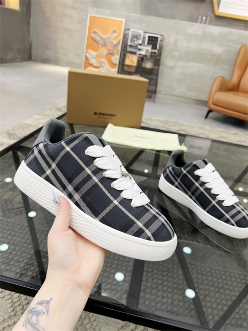 Burberry Shoes-W-0036