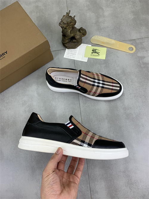Burberry Shoes-M-0924
