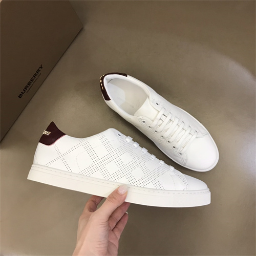 Burberry Shoes-M-0952
