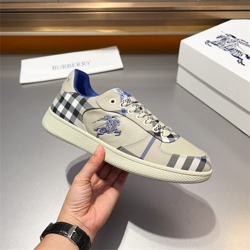 Burberry Shoes-M-0955