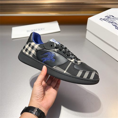 Burberry Shoes-M-0956