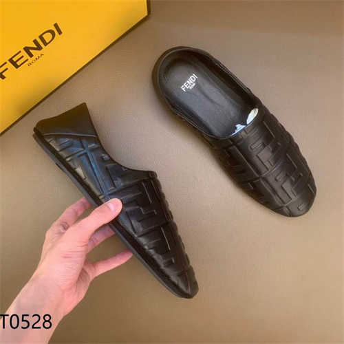 Fendi Shoes-M-245