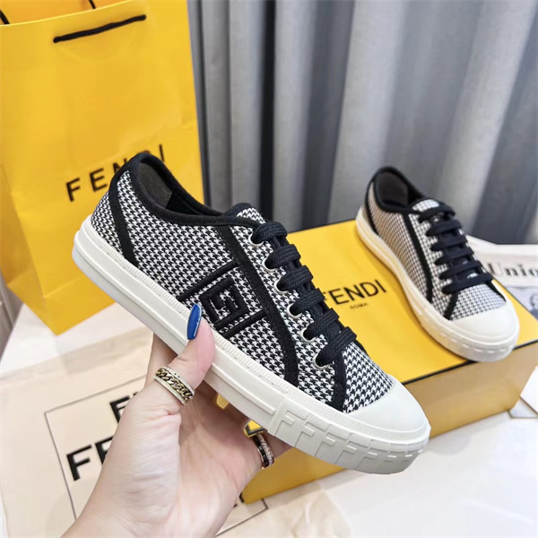Fendi Shoes-M-0603