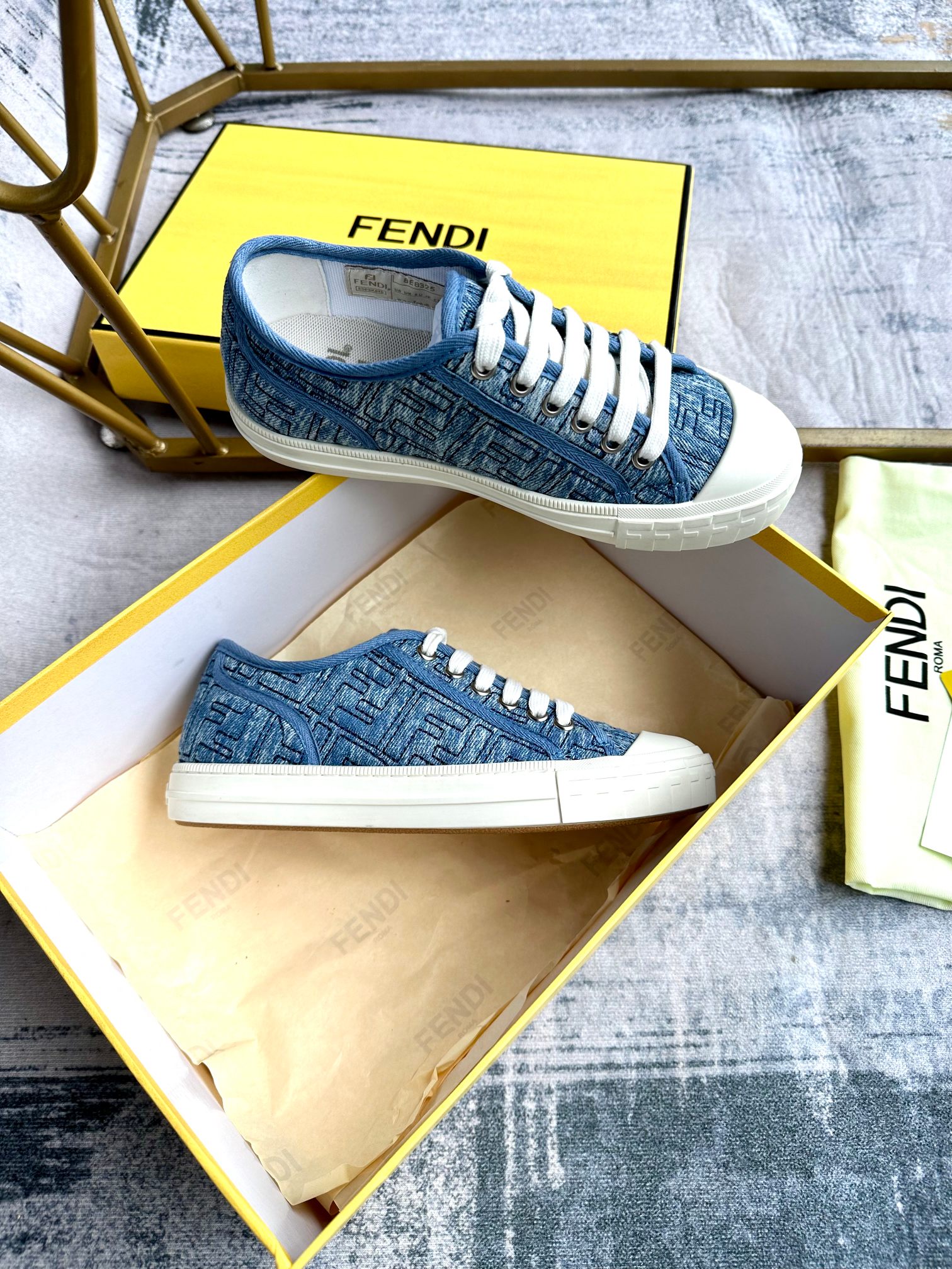 Fendi Shoes-M-0875