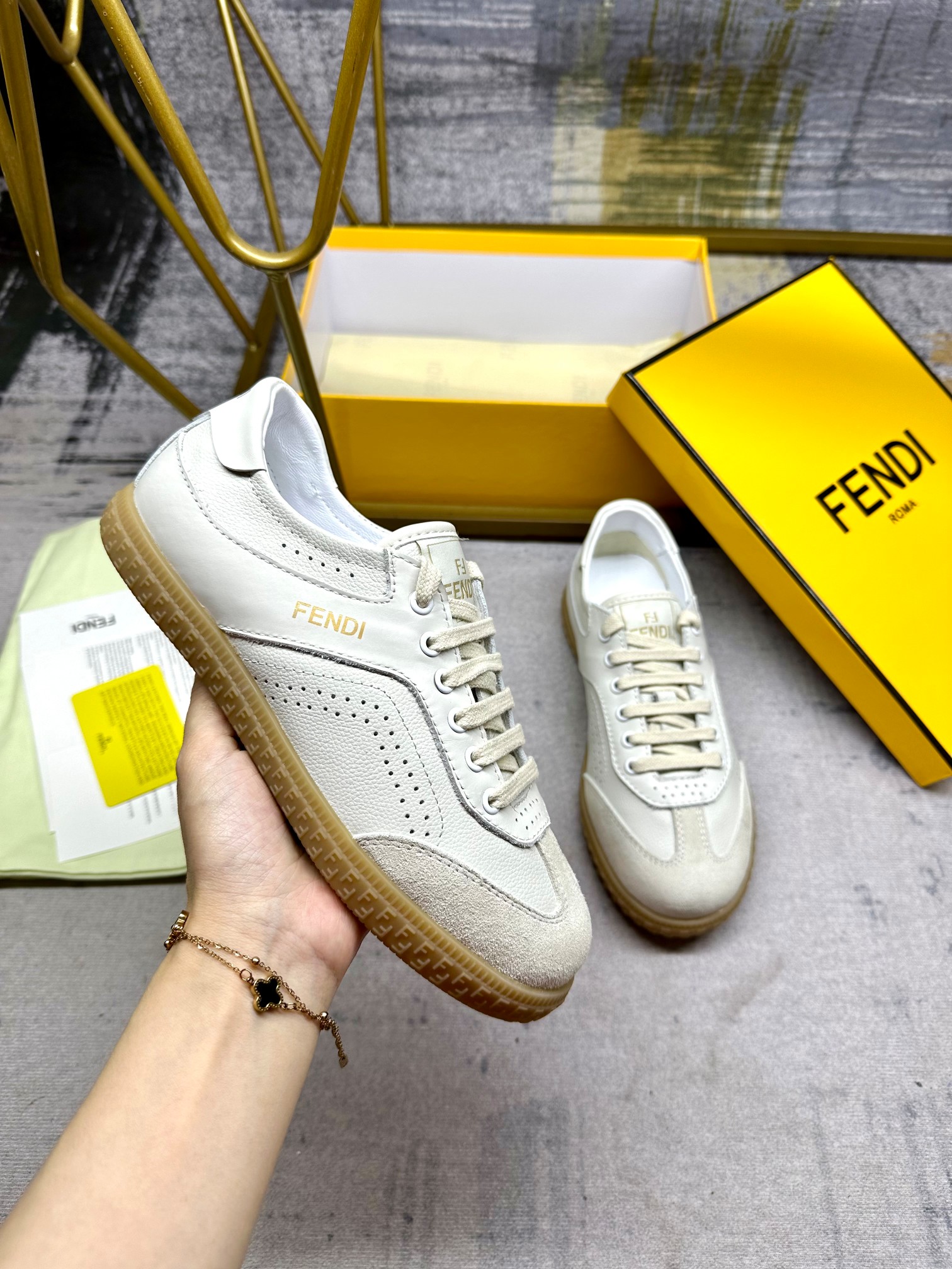 Fendi Shoes-M-0881