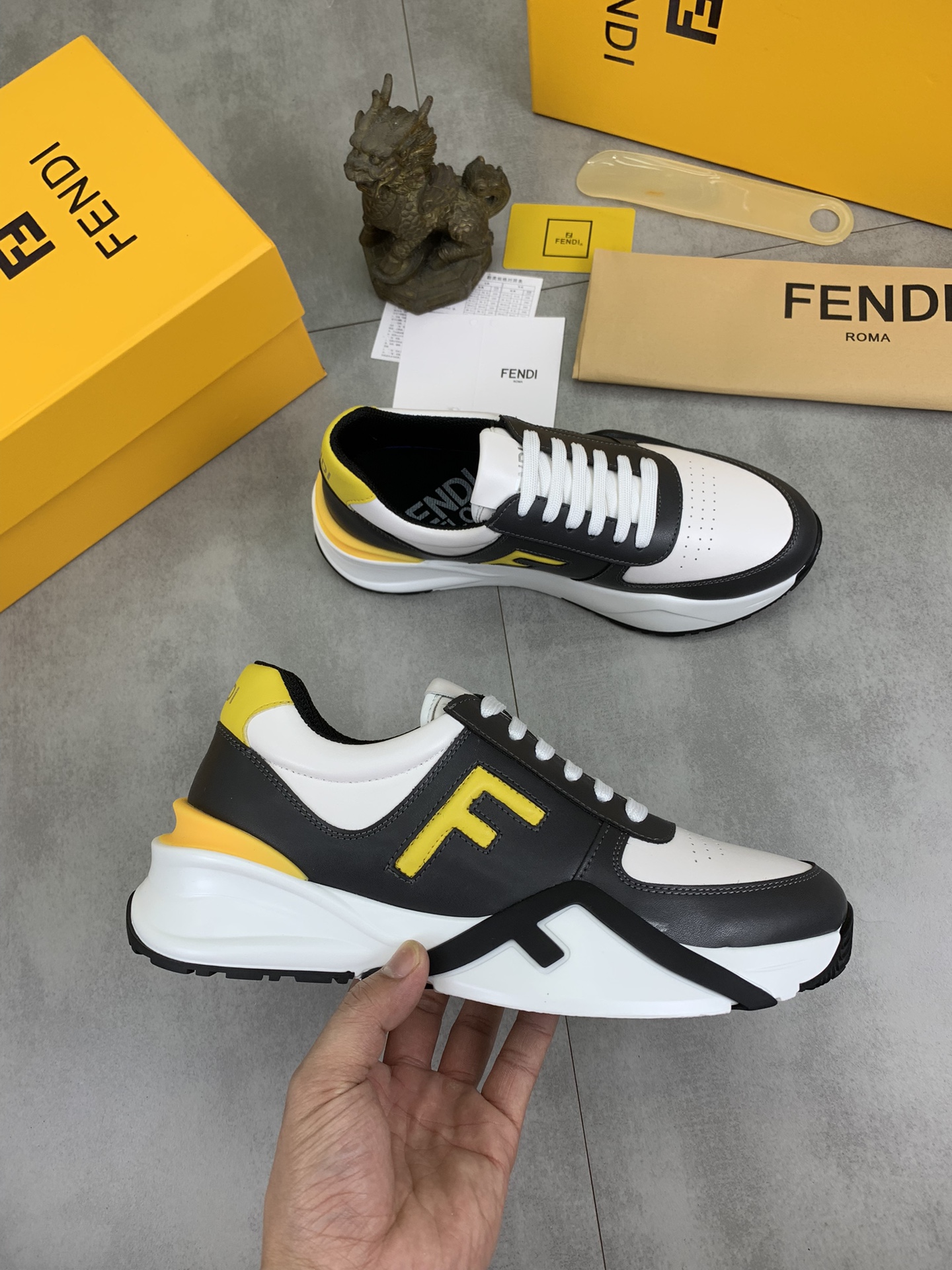 Fendi Shoes-M-0903