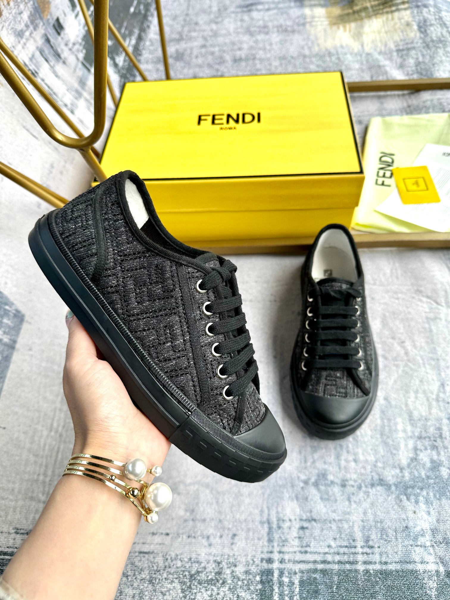 Fendi Shoes-M-0949