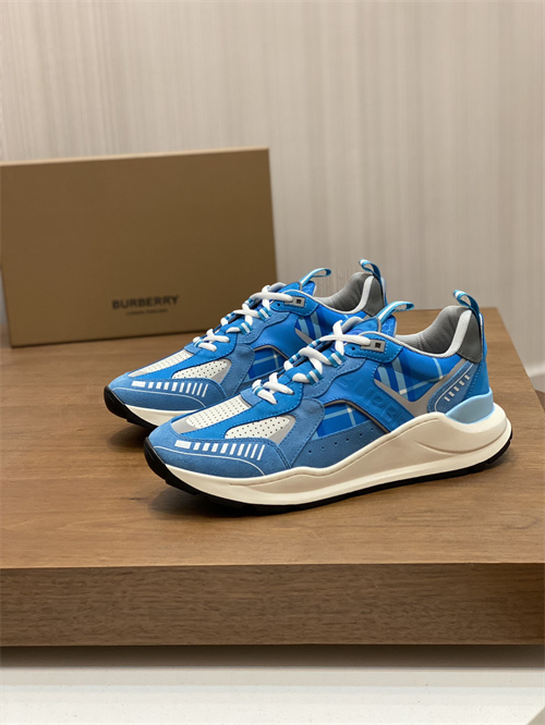 Burberry Shoes-M-869