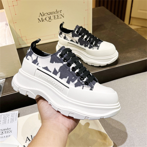 Alexander McQueen Shoes(AAA)-M/W-768