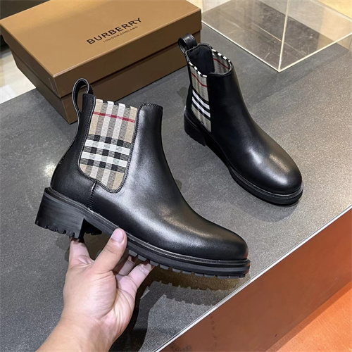 Burberry Boots(AAA)-0025