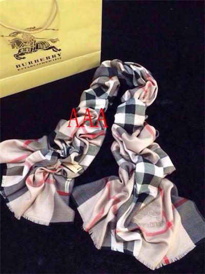 Burberry-Shawl-046