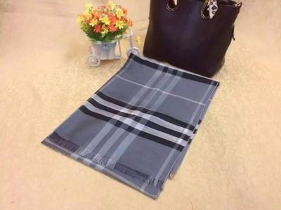 Burberry-Shawl-320