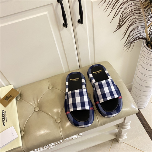 Burberry Sandal-W-012