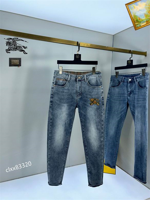 Burberry Jeans-M-069