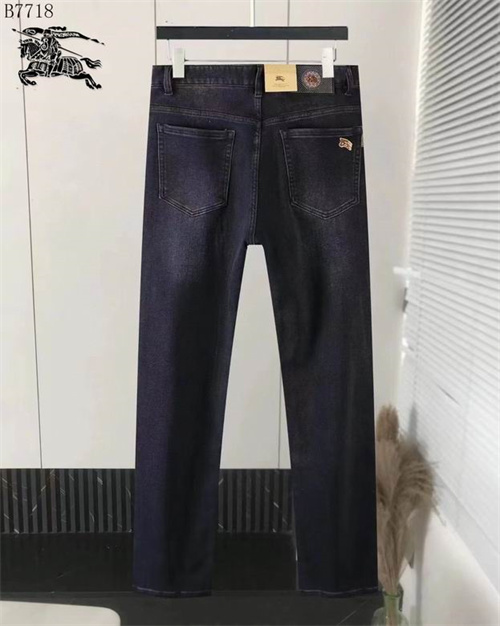 Burberry Jeans-M-030