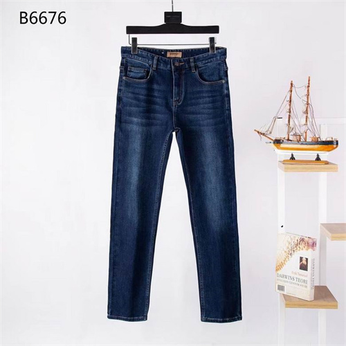 Burberry Jeans-M-0130