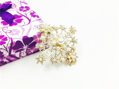 Chanel brooch-044