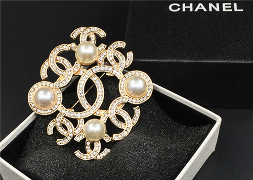 Chanel brooch-060