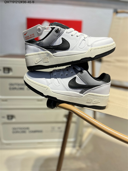 Dunk(low)-W-1714