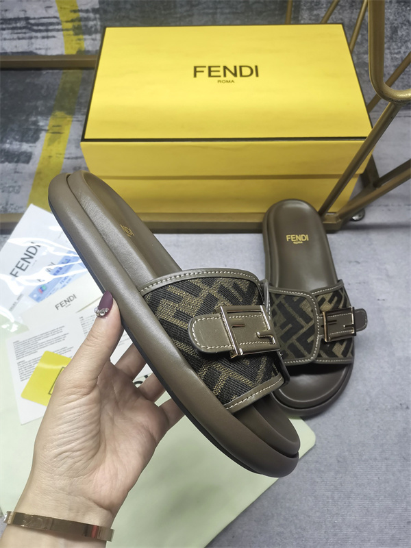 FENDI Sandal-W-156