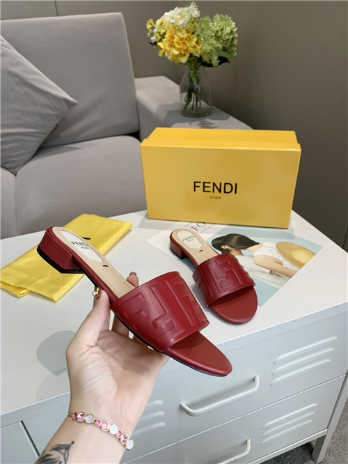 FENDI Sandal-W-042