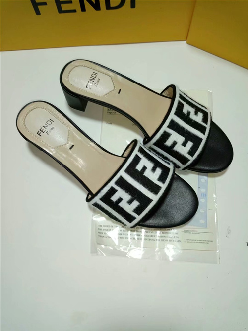 FENDI Sandal-W-068