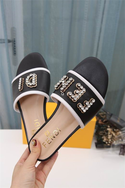 FENDI Sandal-W-072