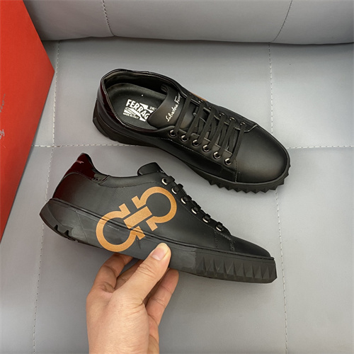 Ferragamo Shoes-M-150