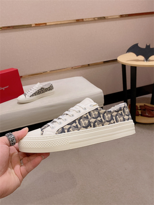 Ferragamo Shoes-M-213