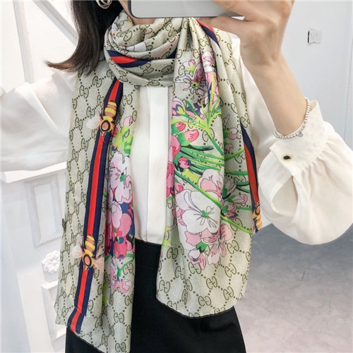 Gucci-Silk Scarf-019