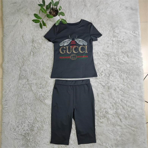 Gucci Suits-W-102