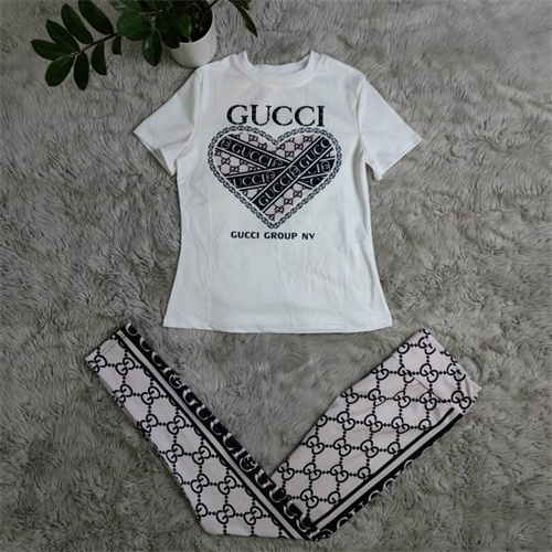 Gucci Suits-W-089
