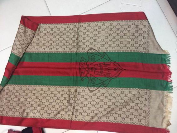 Gucci-Shawl-301