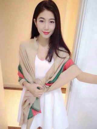 Gucci-Shawl-306