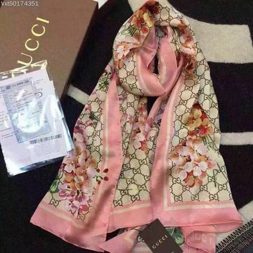 Gucci-Shawl-321