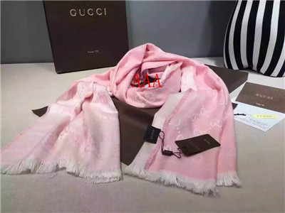 Gucci-Shawl-045